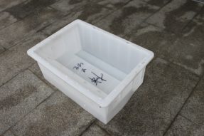 如何解決公路路沿石塑料模具在注塑過(guò)程開裂的問(wèn)題？